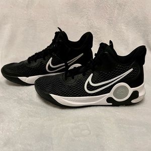 Mens Nike KD Trey Basketball Shoes